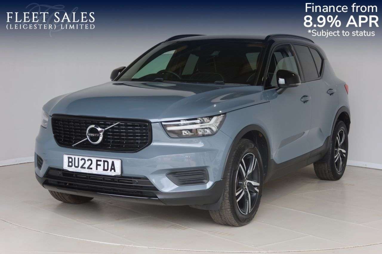 A 2022 VOLVO XC40 1.5 T3 R-Design SUV 5dr Petrol Auto Euro 6 (s/s) (163 ps) OPTICAL REAR SENS A 2022 VOLVO XC40 1.5 T3 R-Design SUV 5dr Petrol Auto Euro 6 (s/s) (163 ps) OPTICAL REAR SENS