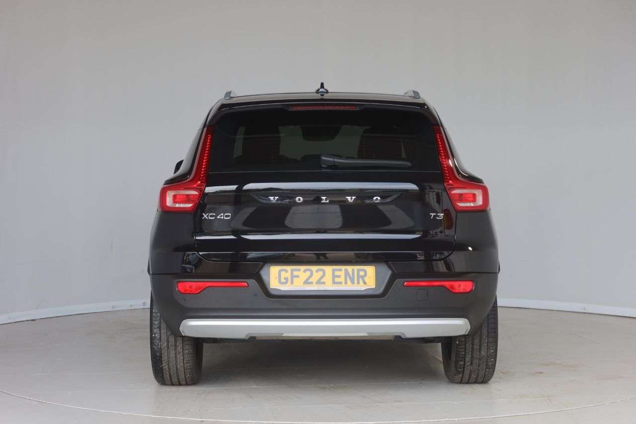 2022 VOLVO XC40 2022 VOLVO XC40