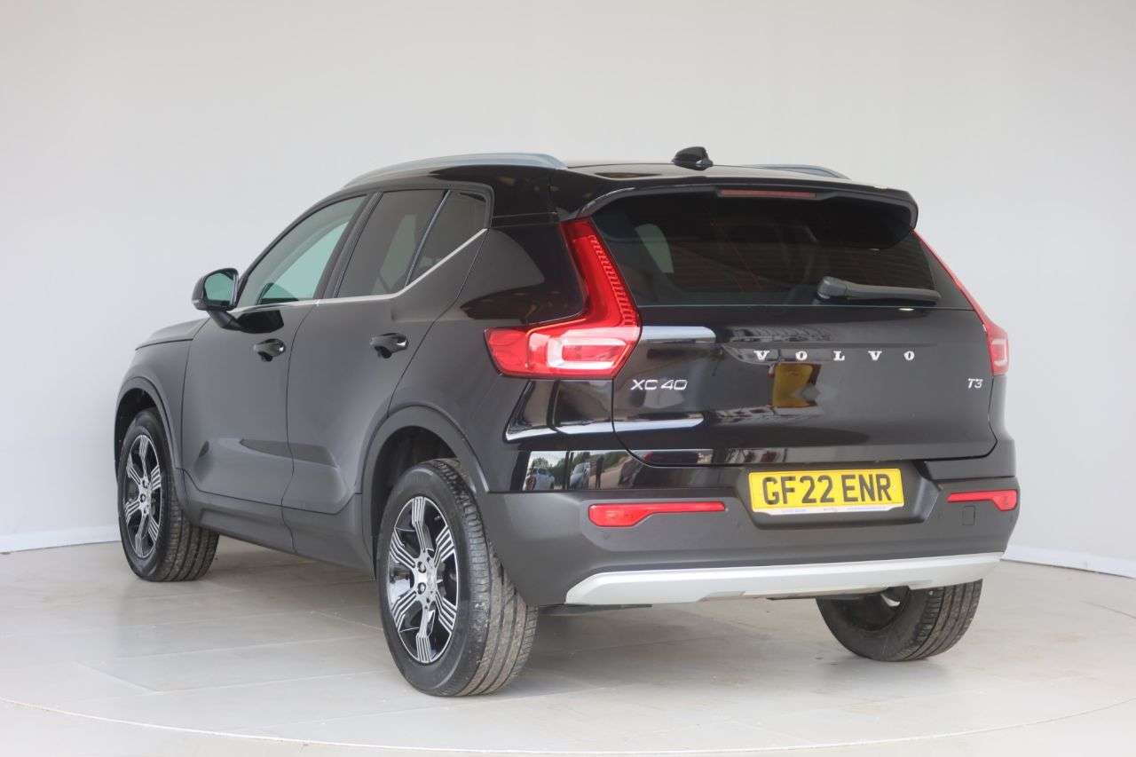 2022 VOLVO XC40 2022 VOLVO XC40