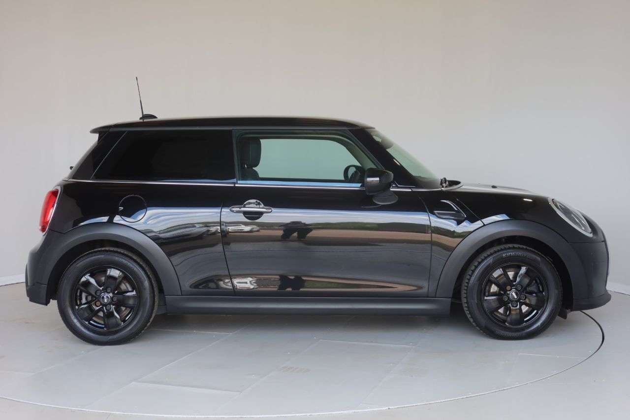 A 2022 MINI HATCH 1.5 Cooper Classic Hatchback 3dr Petrol Steptronic Euro 6 (s/s) (136 ps) AP A 2022 MINI HATCH 1.5 Cooper Classic Hatchback 3dr Petrol Steptronic Euro 6 (s/s) (136 ps) AP