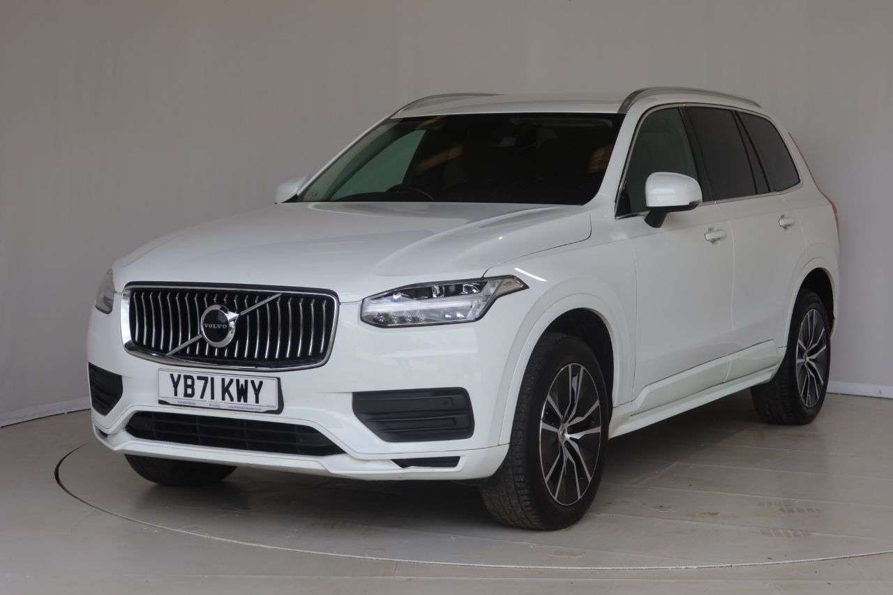 A 2022 VOLVO XC90 2.0 B5 MHEV Momentum SUV 5dr Diesel Hybrid Auto 4WD Euro 6 (s/s) (235 ps) B A 2022 VOLVO XC90 2.0 B5 MHEV Momentum SUV 5dr Diesel Hybrid Auto 4WD Euro 6 (s/s) (235 ps) B