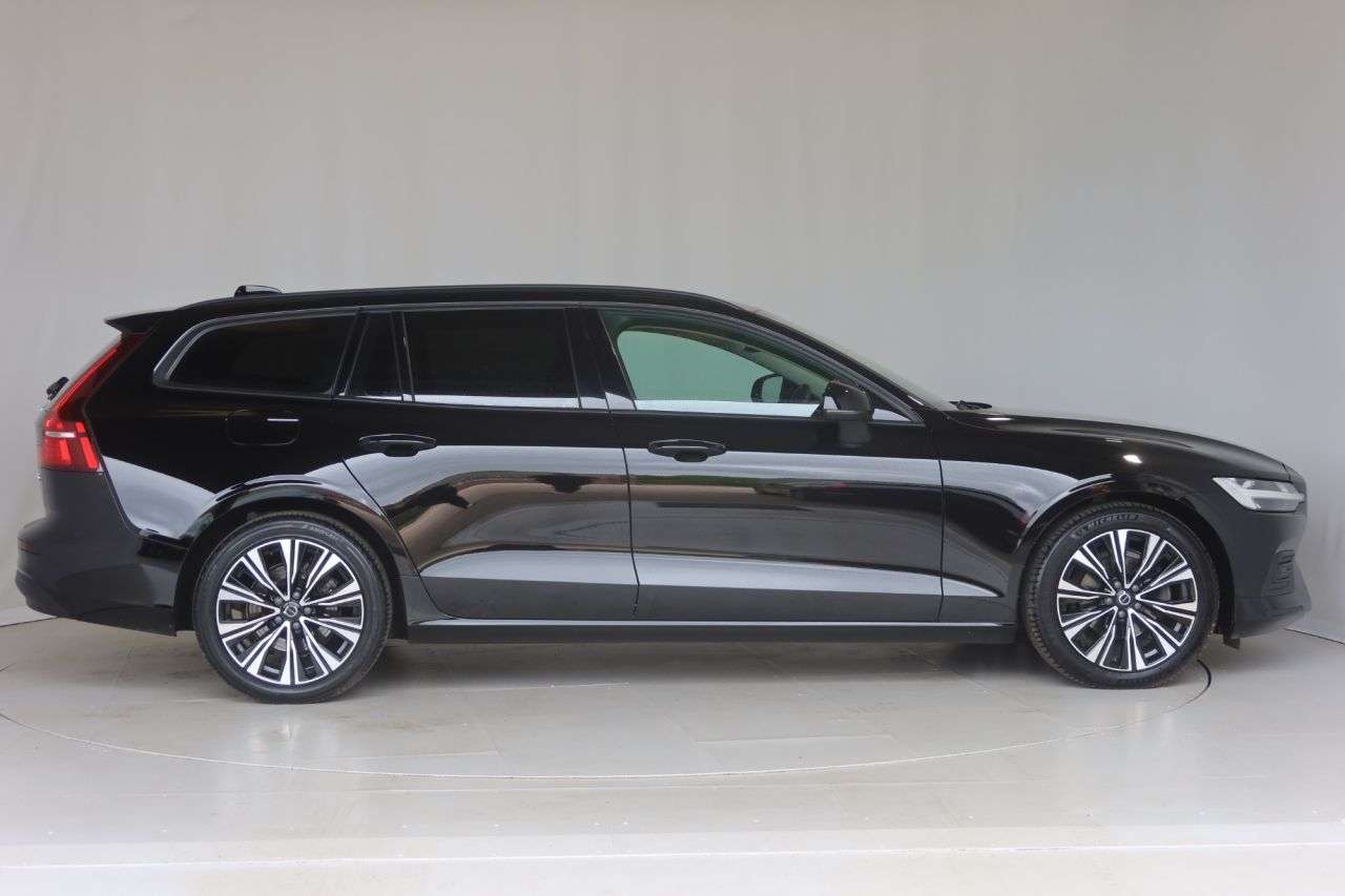 A 2023 VOLVO V60 2.0 B3 MHEV Core Estate 5dr Petrol Hybrid DCT Auto Euro 6 (s/s) (163 ps) AP A 2023 VOLVO V60 2.0 B3 MHEV Core Estate 5dr Petrol Hybrid DCT Auto Euro 6 (s/s) (163 ps) AP