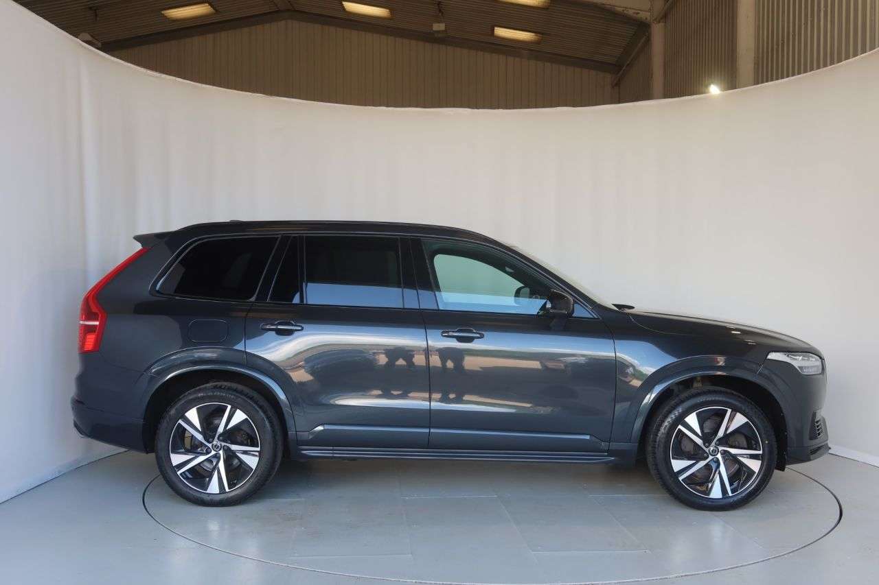 A 2021 VOLVO XC90 2.0h T8 Twin Engine Recharge 11.6kWh R-Design SUV 5dr Petrol Plug-in Hybrid A 2021 VOLVO XC90 2.0h T8 Twin Engine Recharge 11.6kWh R-Design SUV 5dr Petrol Plug-in Hybrid