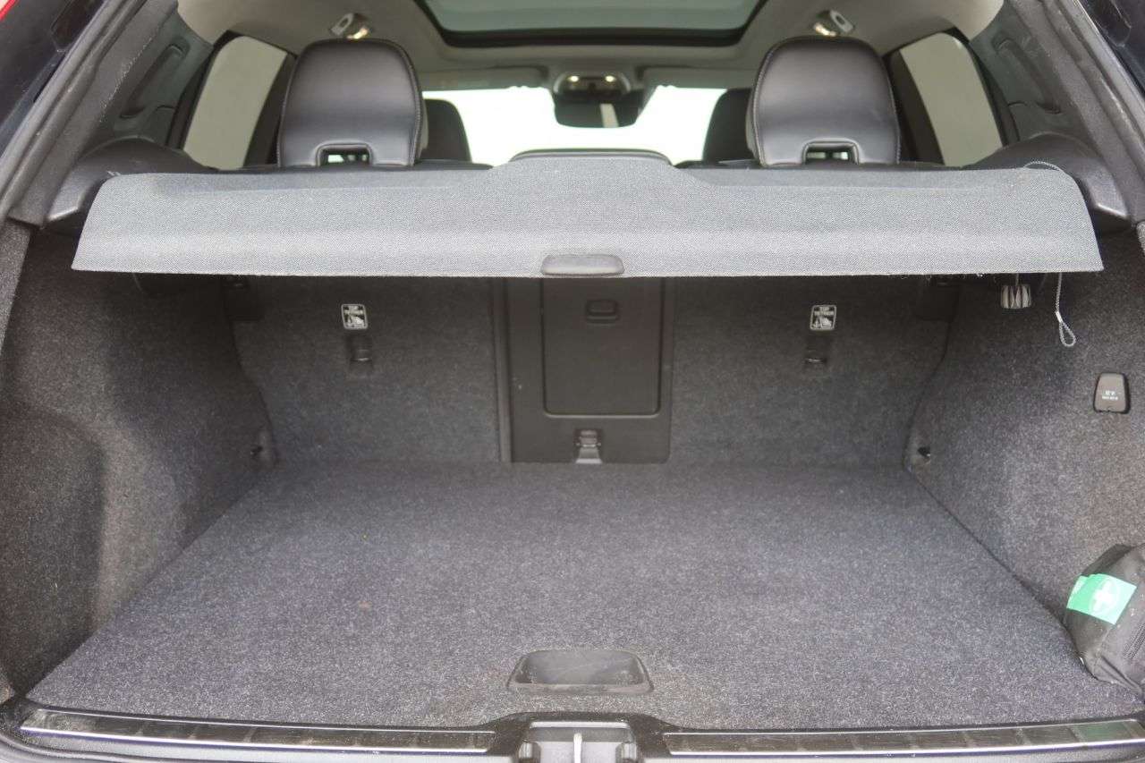 2021 VOLVO XC40 2021 VOLVO XC40