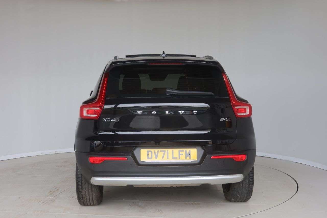2021 VOLVO XC40 2021 VOLVO XC40