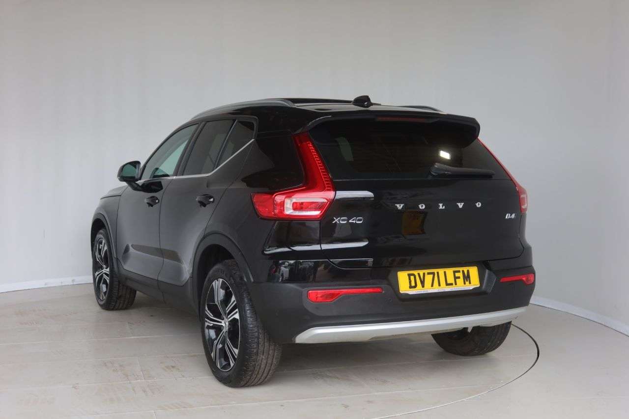 2021 VOLVO XC40 2021 VOLVO XC40
