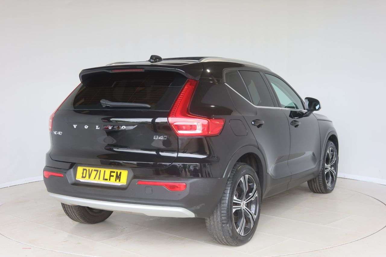 2021 VOLVO XC40 2021 VOLVO XC40