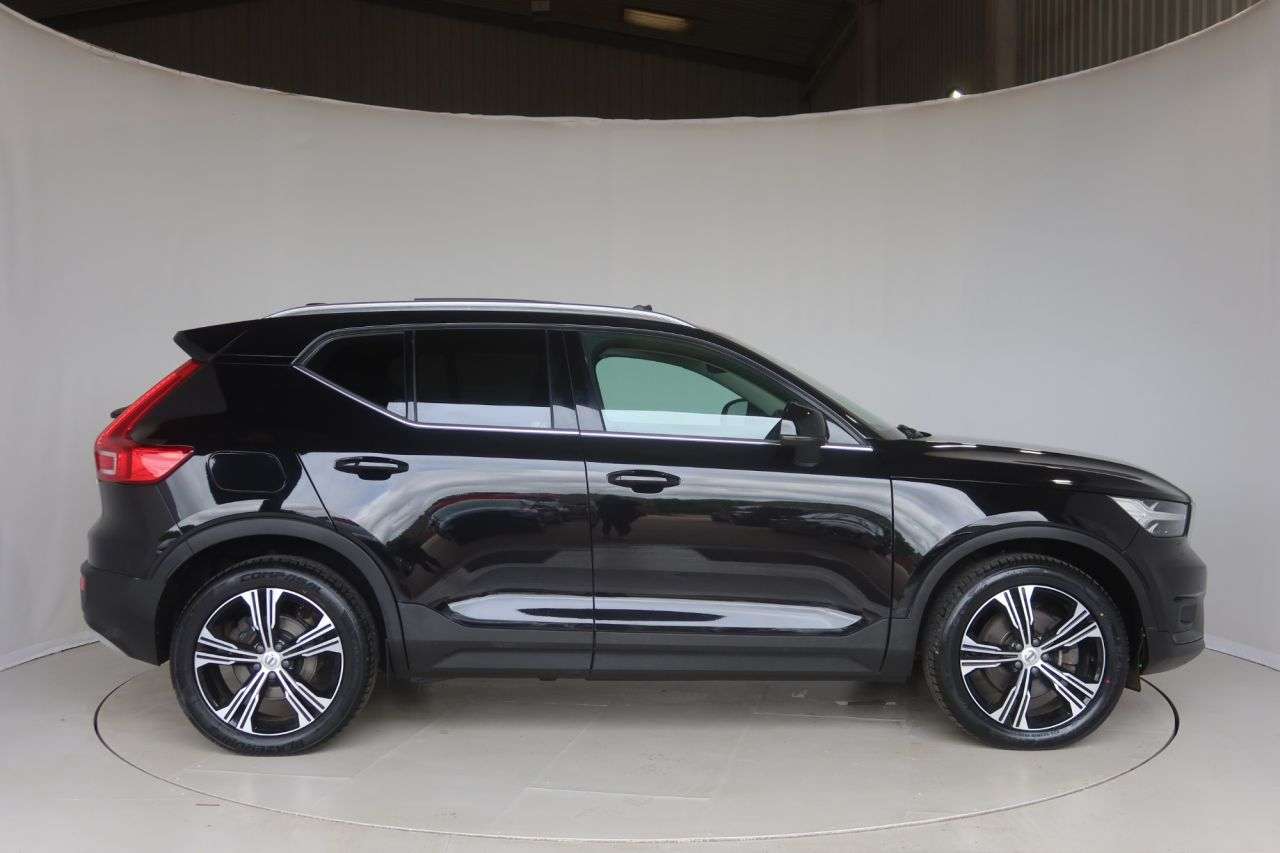 A 2021 VOLVO XC40 2.0 B4 MHEV Inscription Pro SUV 5dr Petrol Hybrid Auto AWD Euro 6 (s/s) (19 A 2021 VOLVO XC40 2.0 B4 MHEV Inscription Pro SUV 5dr Petrol Hybrid Auto AWD Euro 6 (s/s) (19