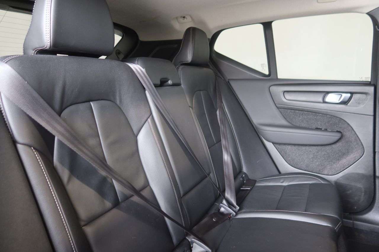 2021 VOLVO XC40 2021 VOLVO XC40