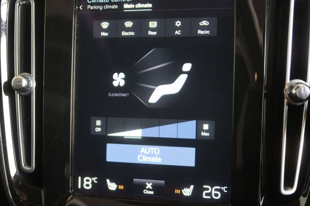 2021 VOLVO XC40 2021 VOLVO XC40