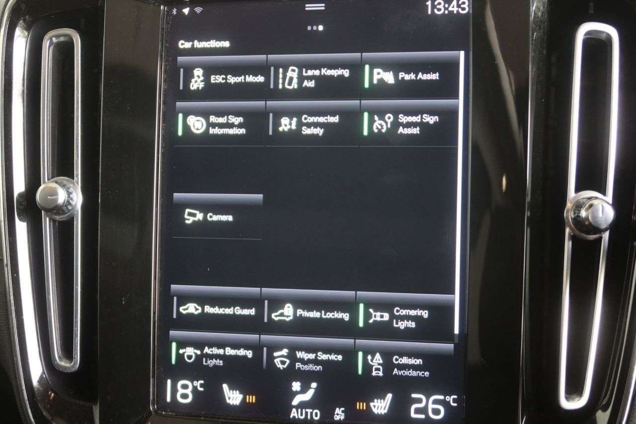 2021 VOLVO XC40 2021 VOLVO XC40