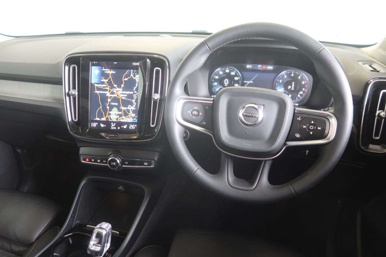 2021 VOLVO XC40 2021 VOLVO XC40