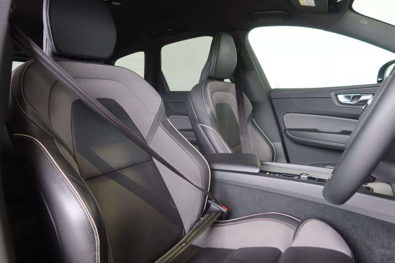 2022 VOLVO XC60 2022 VOLVO XC60