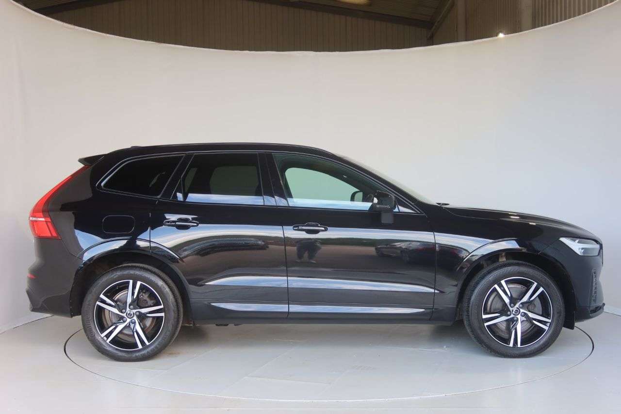 A 2022 VOLVO XC60 2.0 B4 MHEV R-Design SUV 5dr Diesel Hybrid Auto AWD Euro 6 (s/s) (197 ps) A A 2022 VOLVO XC60 2.0 B4 MHEV R-Design SUV 5dr Diesel Hybrid Auto AWD Euro 6 (s/s) (197 ps) A