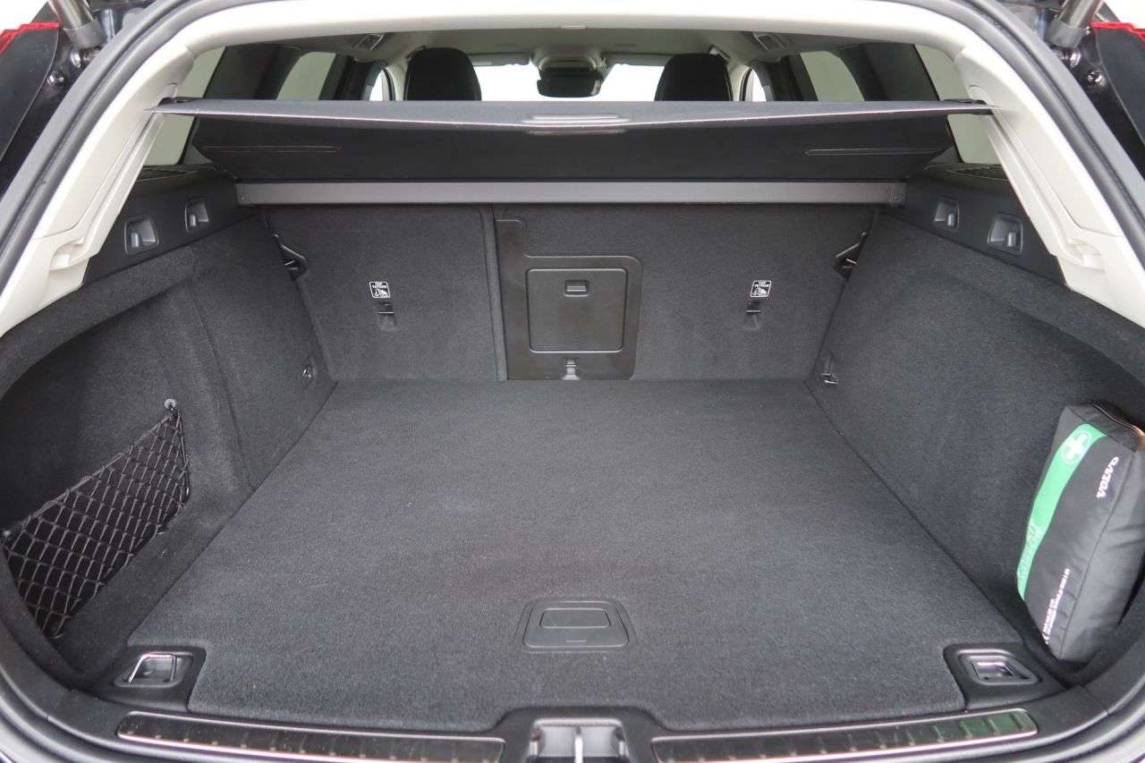 2022 VOLVO V60 2022 VOLVO V60