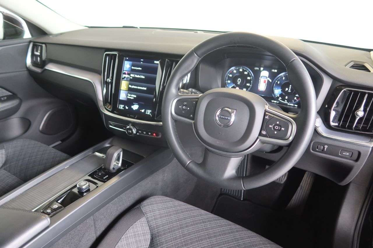 2022 VOLVO V60 2022 VOLVO V60