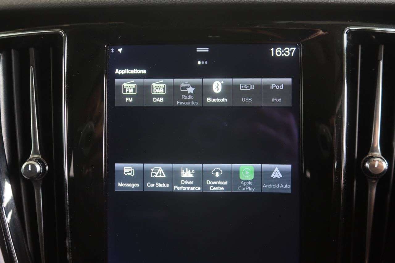 2022 VOLVO V60 2022 VOLVO V60