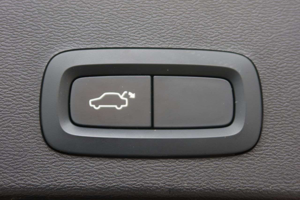 2021 VOLVO XC40 2021 VOLVO XC40