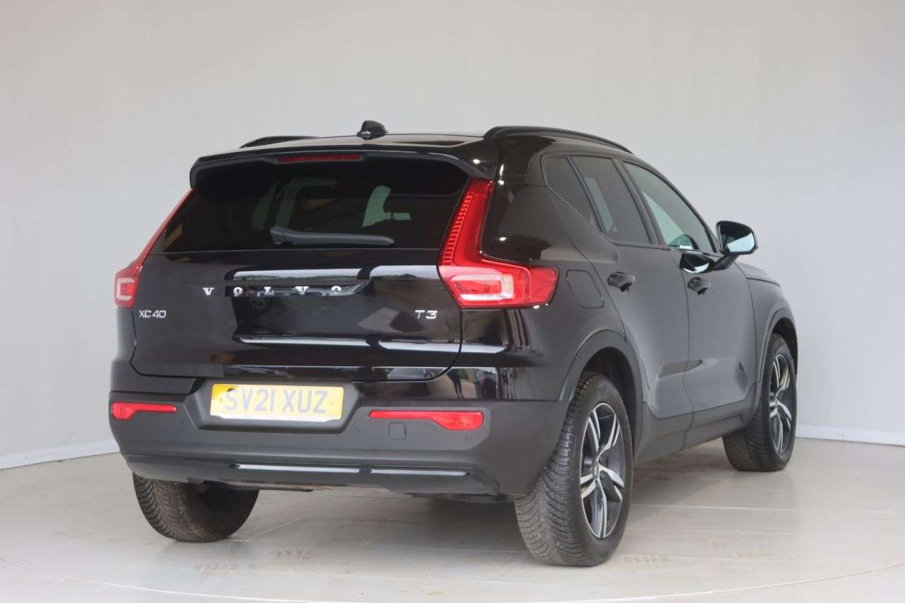 2021 VOLVO XC40 2021 VOLVO XC40