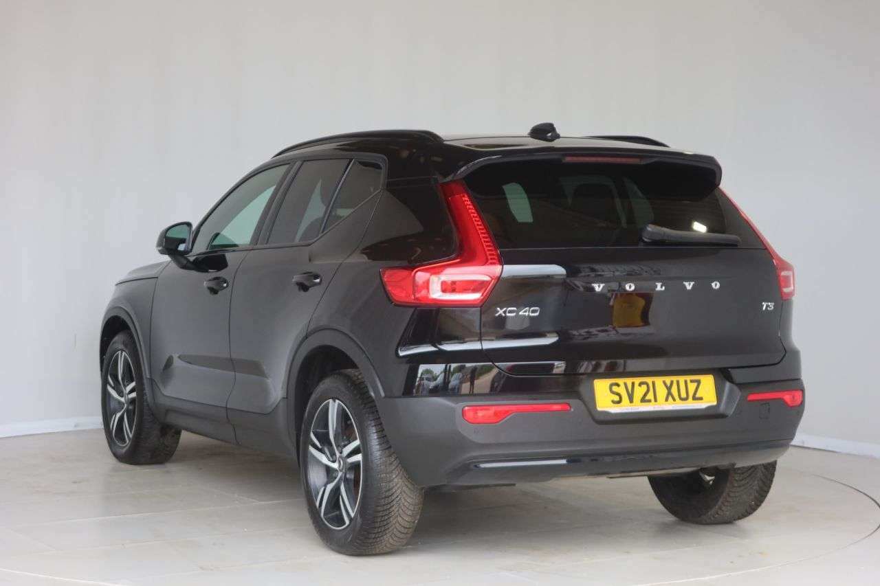 2021 VOLVO XC40 2021 VOLVO XC40