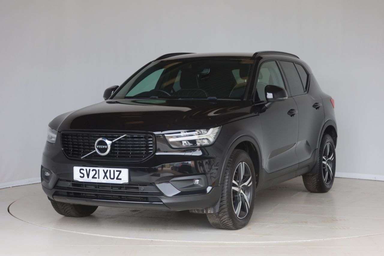 A 2021 VOLVO XC40 1.5 T3 R-Design SUV 5dr Petrol Manual Euro 6 (s/s) (163 ps) HEATED FRONT + A 2021 VOLVO XC40 1.5 T3 R-Design SUV 5dr Petrol Manual Euro 6 (s/s) (163 ps) HEATED FRONT +