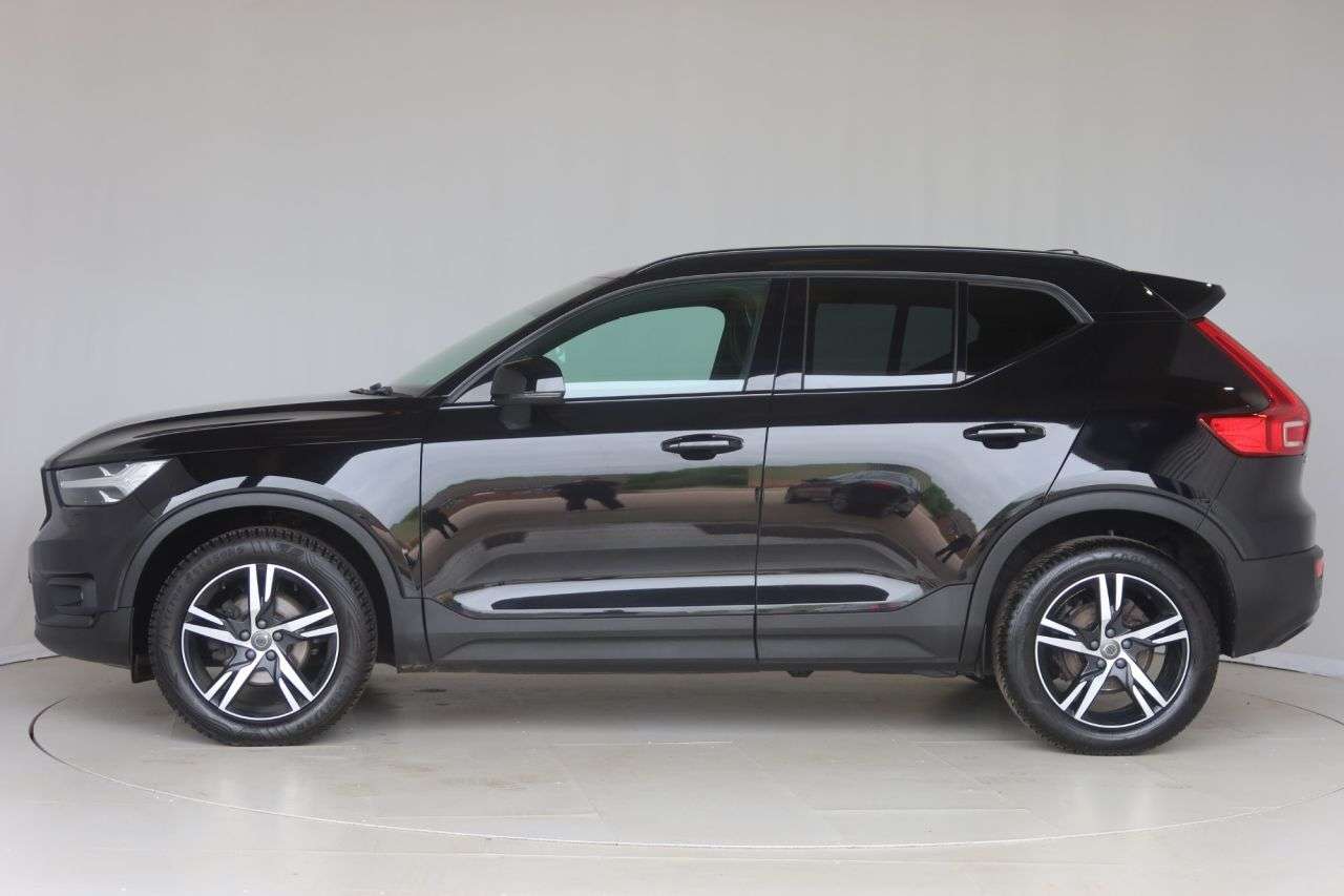 2021 VOLVO XC40 2021 VOLVO XC40