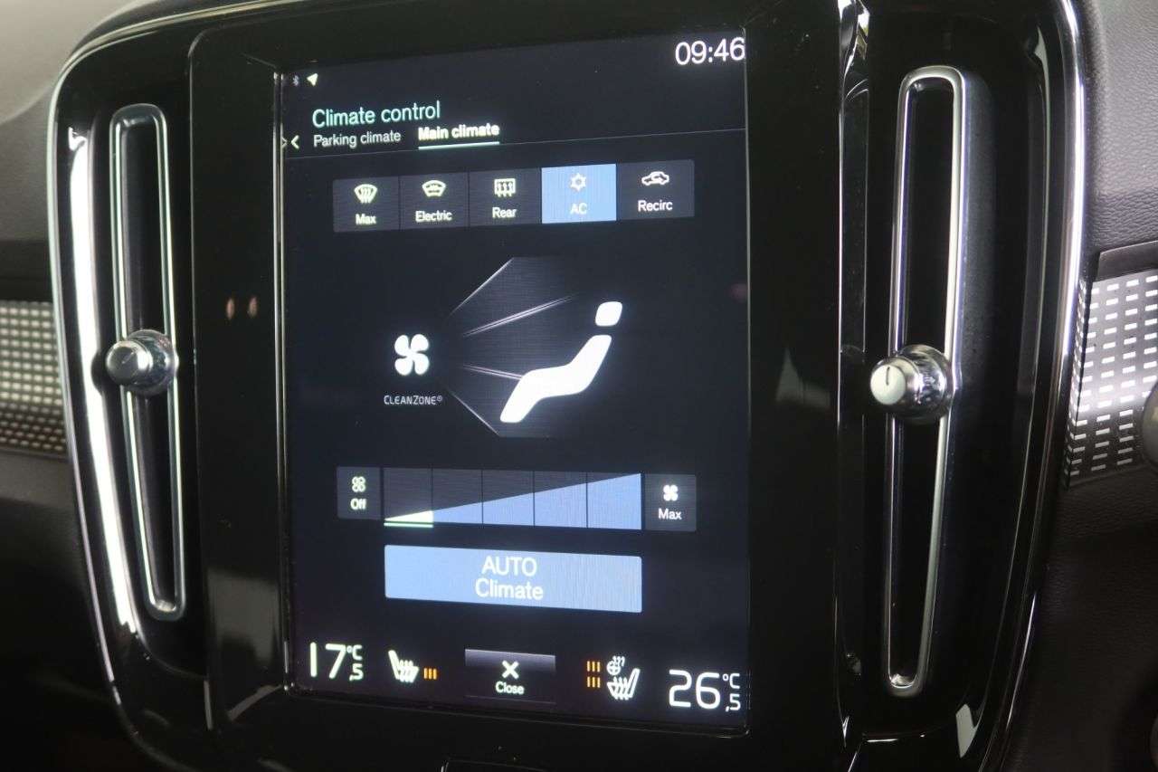 2021 VOLVO XC40 2021 VOLVO XC40