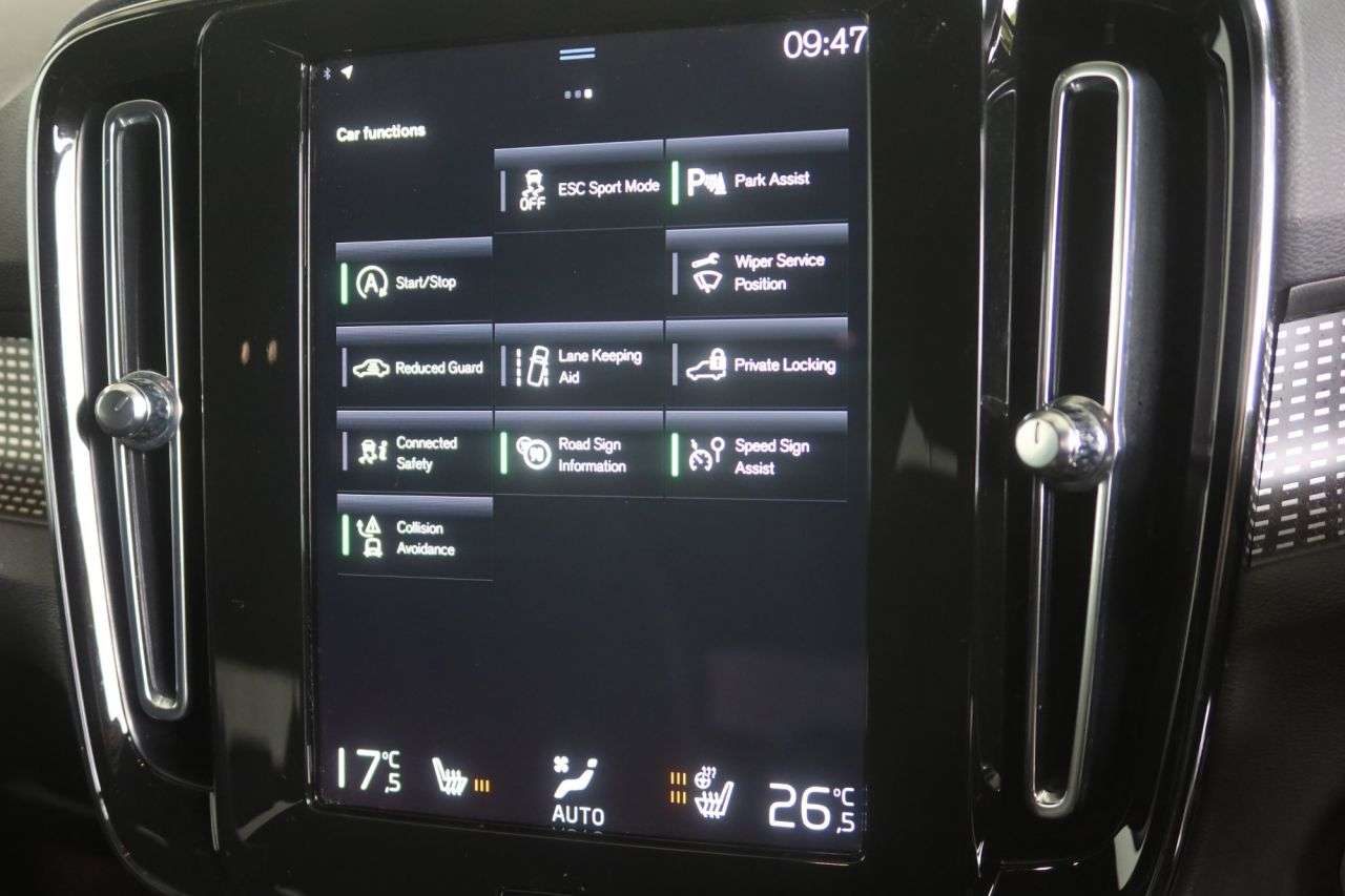 2021 VOLVO XC40 2021 VOLVO XC40