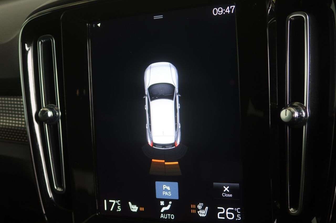 2021 VOLVO XC40 2021 VOLVO XC40
