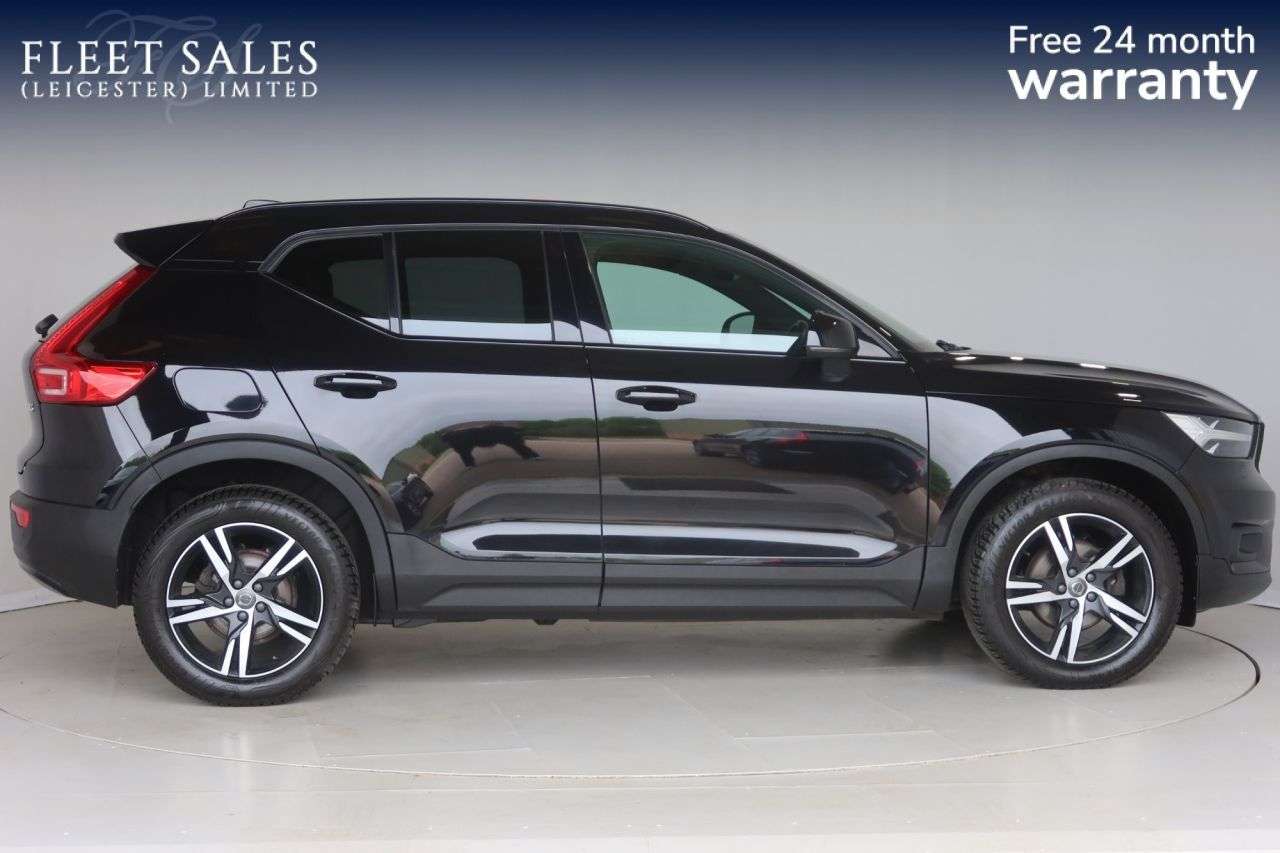 A 2021 VOLVO XC40 1.5 T3 R-Design SUV 5dr Petrol Manual Euro 6 (s/s) (163 ps) HEATED FRONT + A 2021 VOLVO XC40 1.5 T3 R-Design SUV 5dr Petrol Manual Euro 6 (s/s) (163 ps) HEATED FRONT +