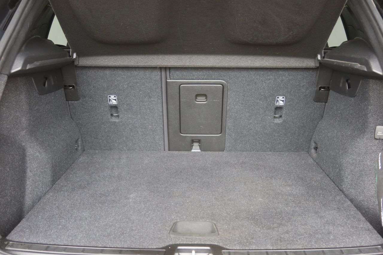 2022 VOLVO XC40 2022 VOLVO XC40