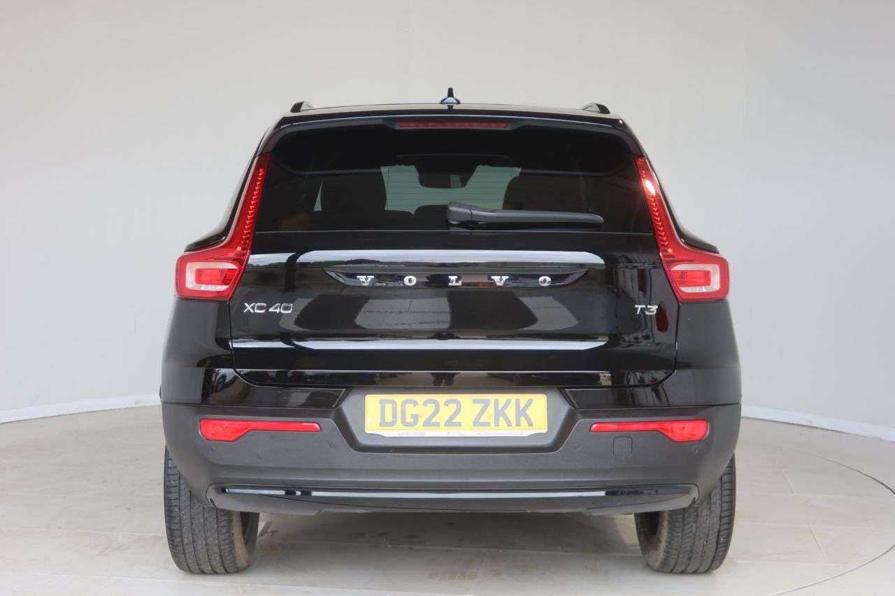 2022 VOLVO XC40 2022 VOLVO XC40