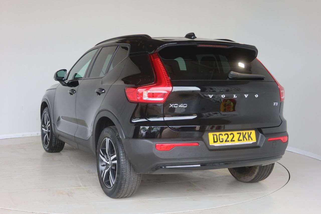 2022 VOLVO XC40 2022 VOLVO XC40