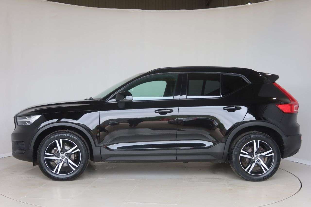 2022 VOLVO XC40 2022 VOLVO XC40