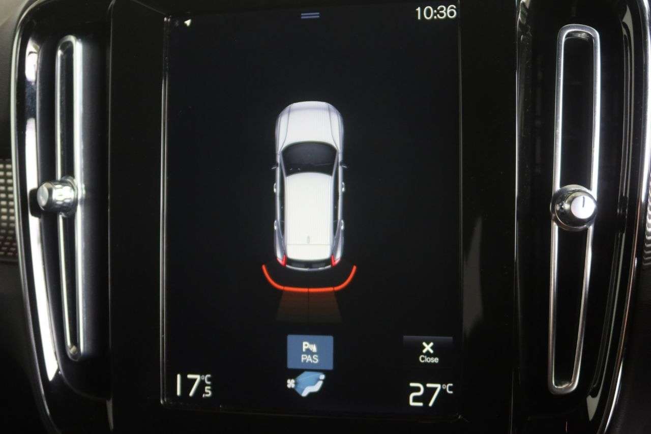 2022 VOLVO XC40 2022 VOLVO XC40