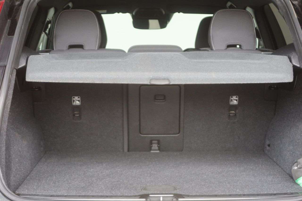 2022 VOLVO XC40 2022 VOLVO XC40