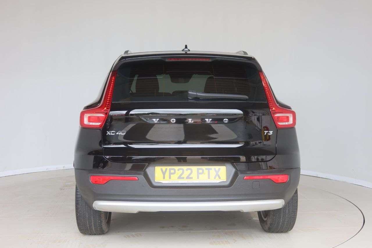 2022 VOLVO XC40 2022 VOLVO XC40