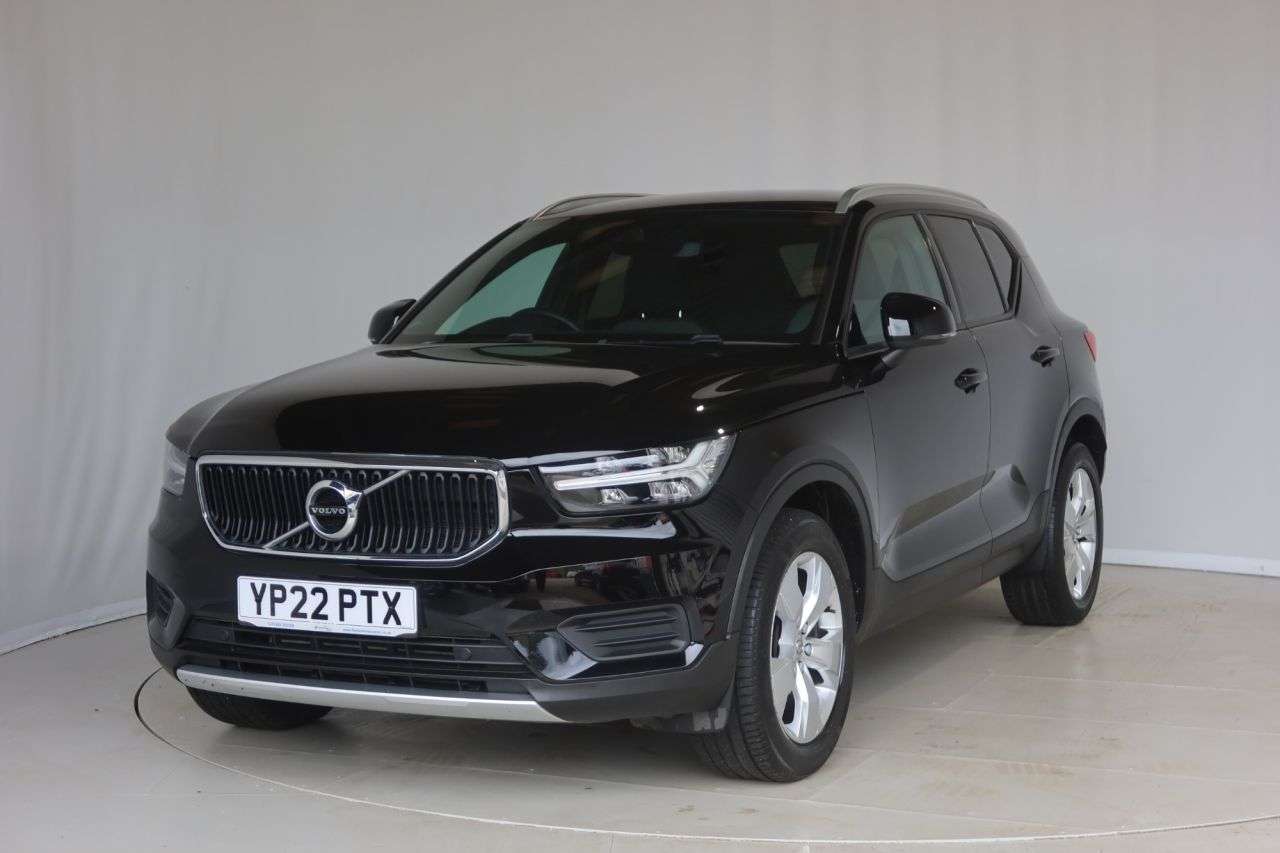 A 2022 VOLVO XC40 1.5 T3 Momentum SUV 5dr Petrol Manual Euro 6 (s/s) (163 ps) OPTICAL REAR SE A 2022 VOLVO XC40 1.5 T3 Momentum SUV 5dr Petrol Manual Euro 6 (s/s) (163 ps) OPTICAL REAR SE