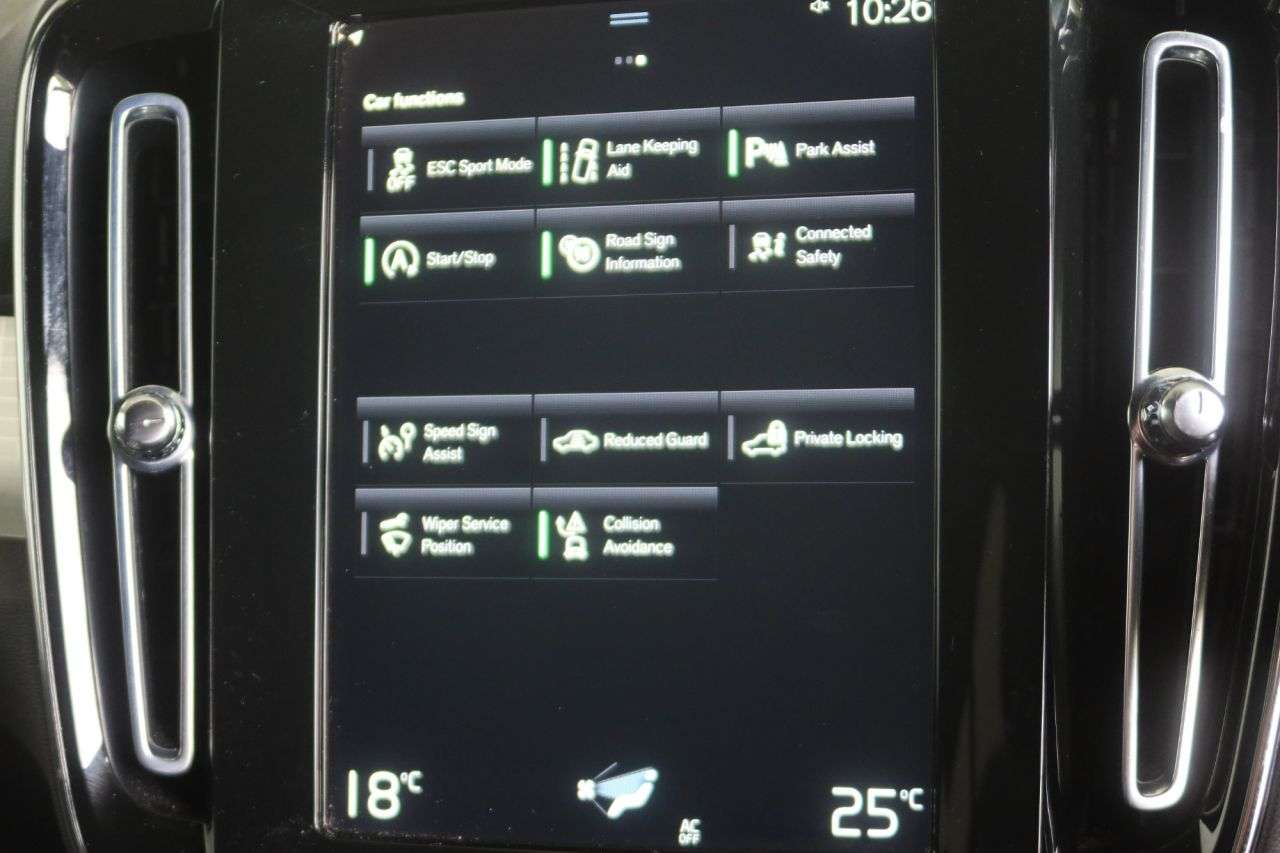 2022 VOLVO XC40 2022 VOLVO XC40