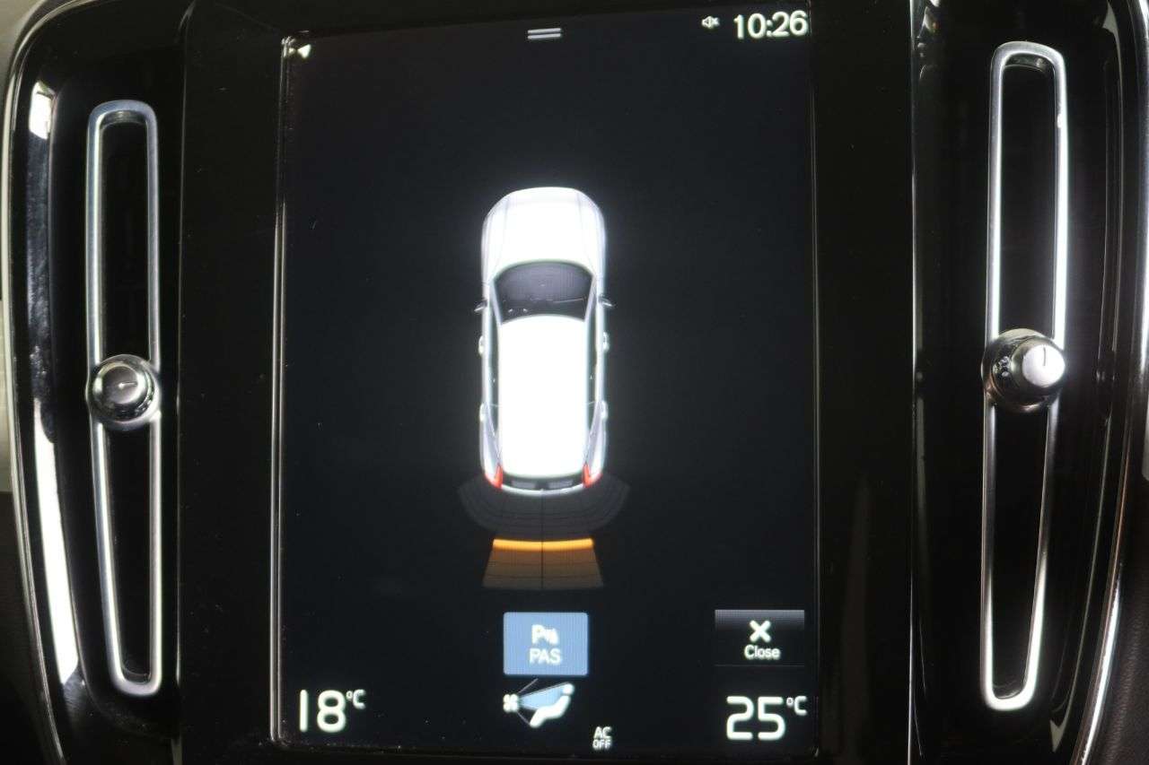 2022 VOLVO XC40 2022 VOLVO XC40