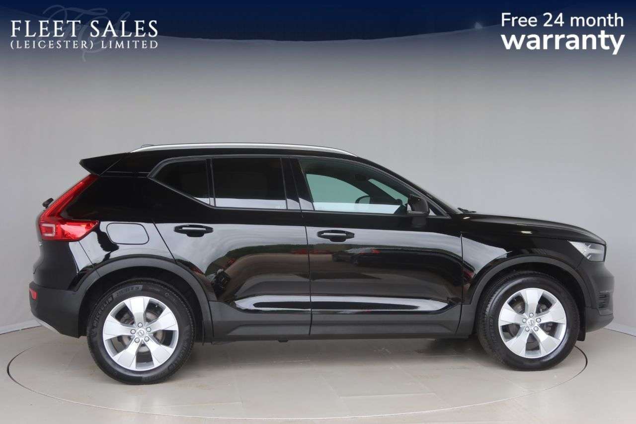 A 2022 VOLVO XC40 1.5 T3 Momentum SUV 5dr Petrol Manual Euro 6 (s/s) (163 ps) OPTICAL REAR SE A 2022 VOLVO XC40 1.5 T3 Momentum SUV 5dr Petrol Manual Euro 6 (s/s) (163 ps) OPTICAL REAR SE