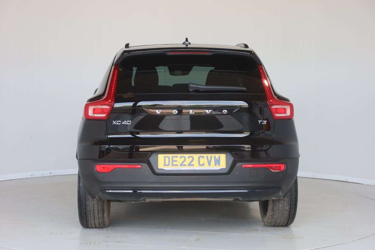 2022 VOLVO XC40 2022 VOLVO XC40