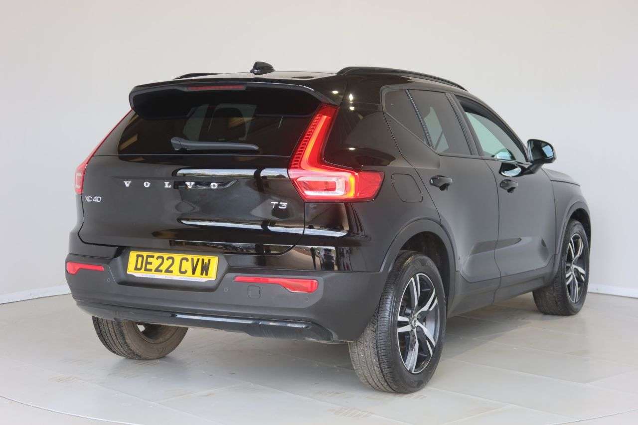 2022 VOLVO XC40 2022 VOLVO XC40