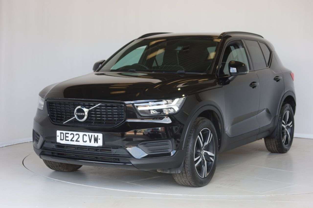 A 2022 VOLVO XC40 1.5 T3 R-Design SUV 5dr Petrol Auto Euro 6 (s/s) (163 ps) OPTICAL REAR SENS A 2022 VOLVO XC40 1.5 T3 R-Design SUV 5dr Petrol Auto Euro 6 (s/s) (163 ps) OPTICAL REAR SENS
