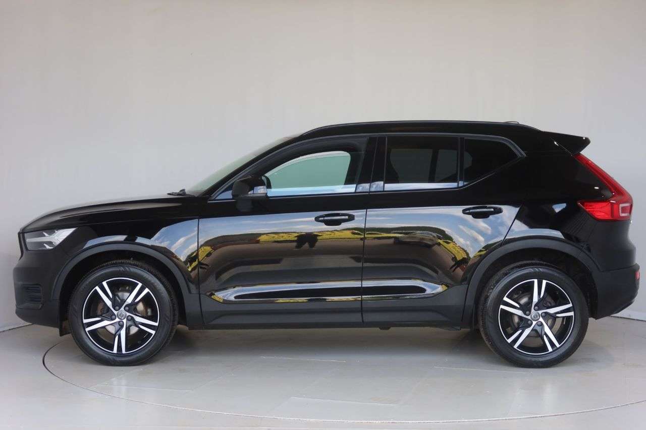2022 VOLVO XC40 2022 VOLVO XC40