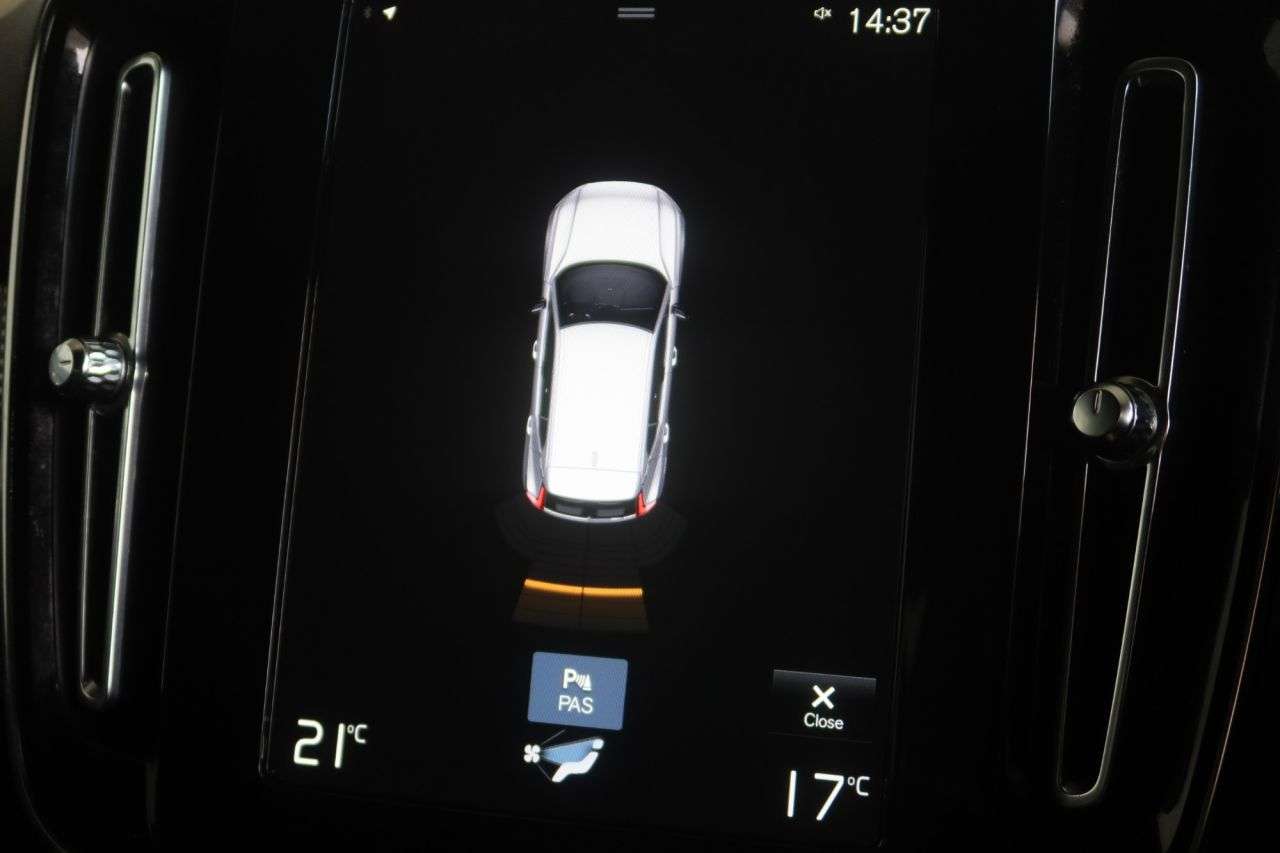 2022 VOLVO XC40 2022 VOLVO XC40