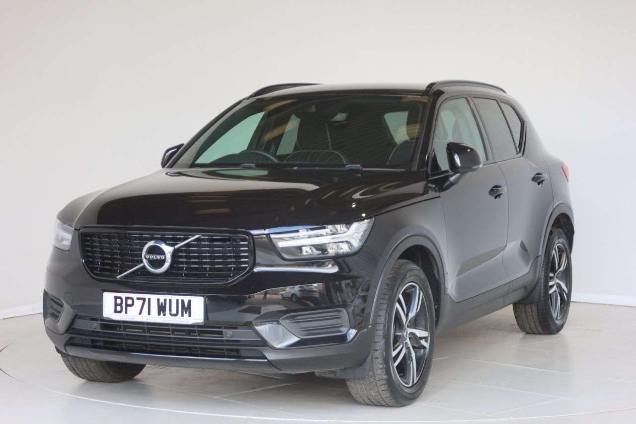 A 2022 VOLVO XC40 1.5 T3 R-Design SUV 5dr Petrol Manual Euro 6 (s/s) (163 ps) OPTICAL REAR SE A 2022 VOLVO XC40 1.5 T3 R-Design SUV 5dr Petrol Manual Euro 6 (s/s) (163 ps) OPTICAL REAR SE