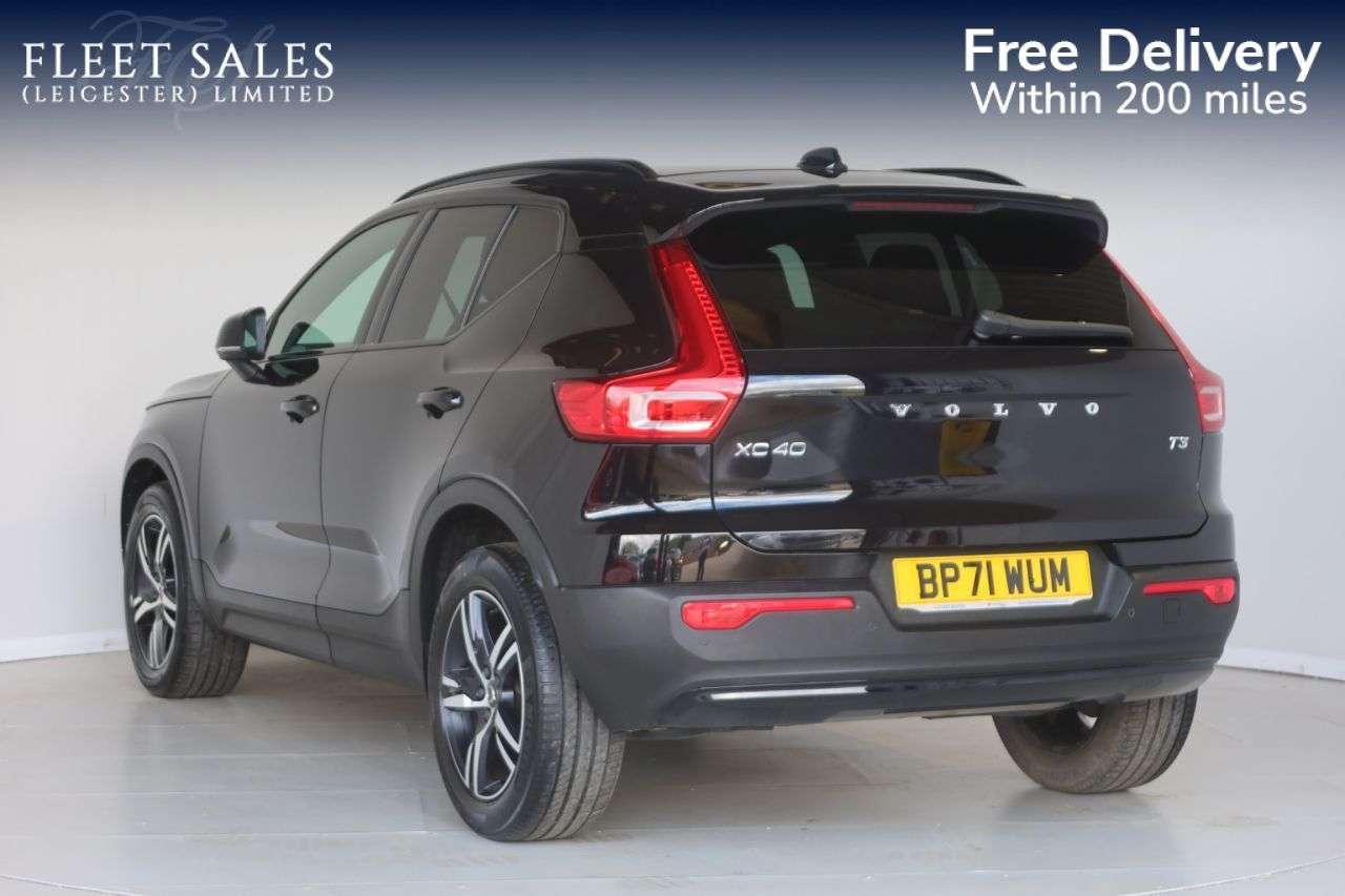 2022 VOLVO XC40 2022 VOLVO XC40