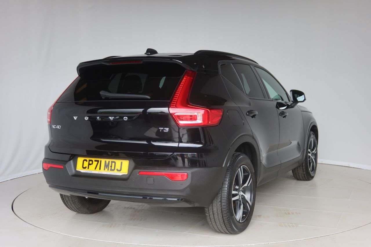 2022 VOLVO XC40 2022 VOLVO XC40