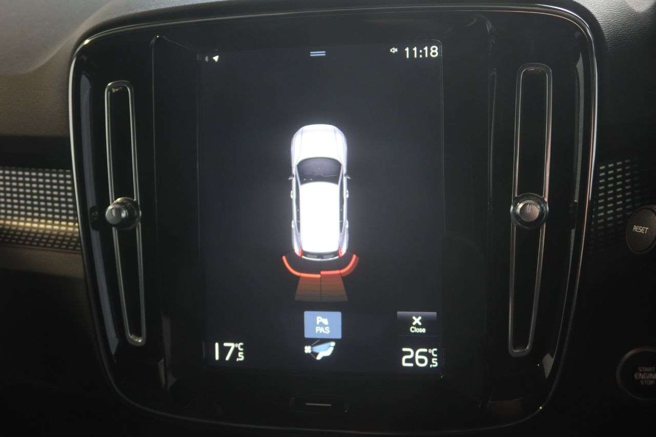 2022 VOLVO XC40 2022 VOLVO XC40